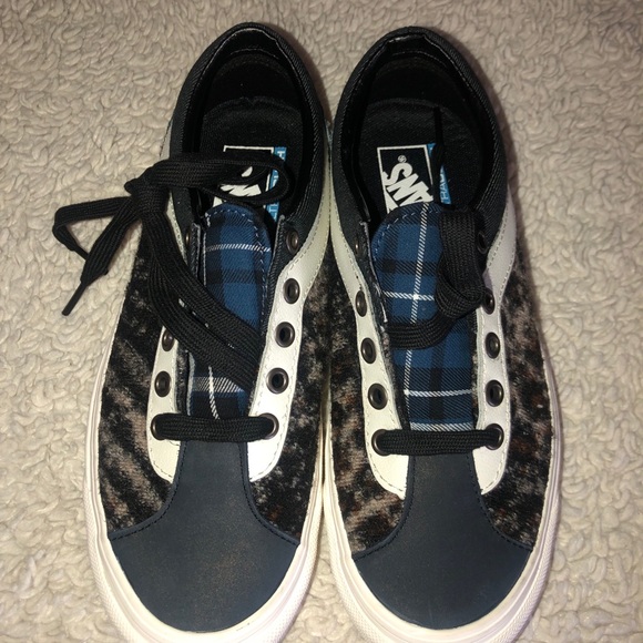 Vans - Picture 4 of 12